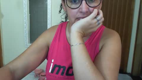 Snapshot of gabibrasil chatting on June 5, 8:36 pm gaby layla online show from June 5, 8:36 pm