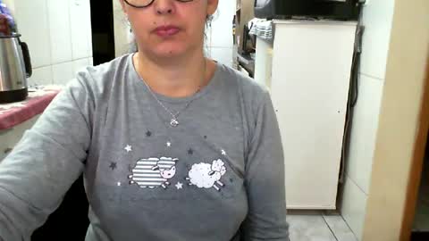 Snapshot of gabibrasil chatting on June 17, 12:24 am gaby layla online show from June 17, 12:24 am