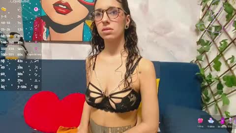 Snapshot of gabimorgan chatting on April 28, 9:20 pm Gabi Morgan online show from April 28, 9:20 pm
