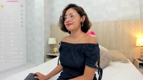 Snapshot of gabriela_vargas chatting on October 23, 3:39 am Gabriela Vargas online show from October 23, 3:39 am