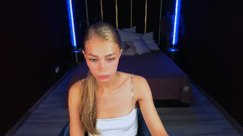 Snapshot of gabriella_williams chatting on July 15, 8:30 am Gabi online show from July 15, 8:30 am