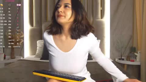 Snapshot of gabriella_wils chatting on May 2, 7:02 am Gabriella online show from May 2, 7:02 am
