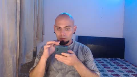 Snapshot of gabrielle_ramirez chatting on February 9, 1:55 am Gabriel online show from February 9, 1:55 am