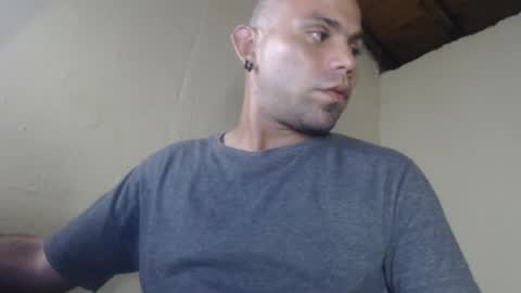 Snapshot of gabrielle_ramirez chatting on June 21, 3:31 am Gabriel online show from June 21, 3:31 am