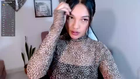Snapshot of gaby_saikozz chatting on May 2, 8:03 pm My name is Gabriela.. nice to meet you thumbs up please its very important to me online show from May 2, 8:03 pm