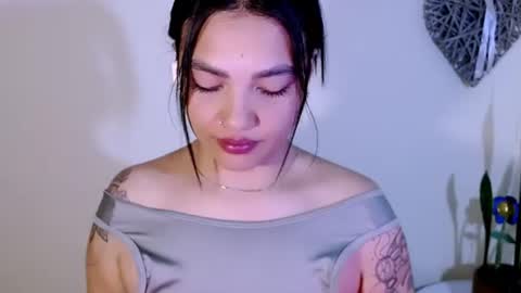 Snapshot of gaby_saikozz chatting on July 20, 2:37 am My name is Gabriela.. nice to meet you thumbs up please its very important to me online show from July 20, 2:37 am