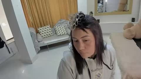 gabriela online show from April 18, 5:39 pm