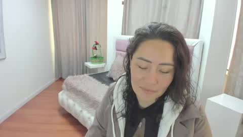 gabriela online show from July 18, 3:49 pm