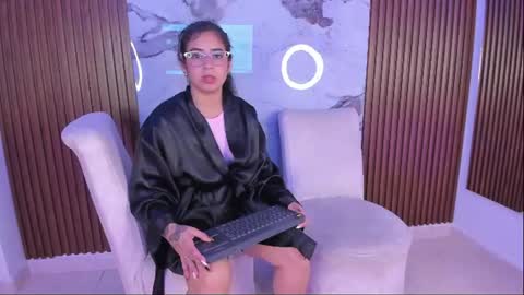 Snapshot of gabyhott_ chatting on June 15, 12:13 am Gaby online show from June 15, 12:13 am
