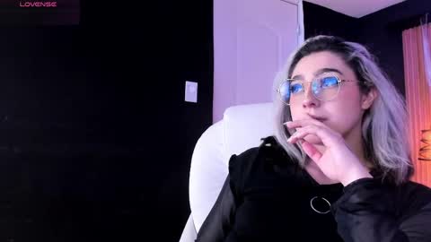 gabyrose9 online show from April 1, 7:33 pm