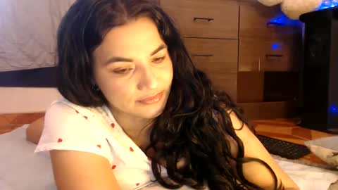 Snapshot of gabysot chatting on February 10, 3:21 pm gabysot online show from February 10, 3:21 pm