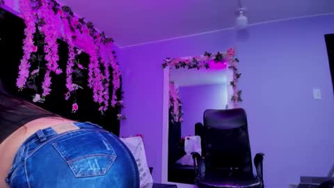 gabby cooper online show from March 25, 2:50 am