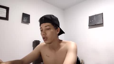 Snapshot of gadiel_sex chatting on October 19, 3:23 pm gadiel_sex online show from October 19, 3:23 pm