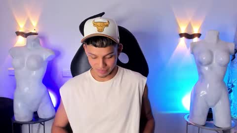 Snapshot of gael_zambrano chatting on February 25, 12:31 am Gael sexy online show from February 25, 12:31 am