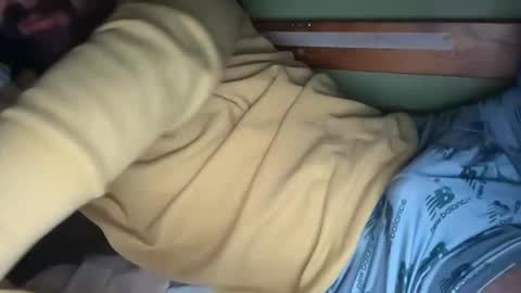 Snapshot of gaemboi69 chatting on February 24, 6:11 am gaemboi69 online show from February 24, 6:11 am