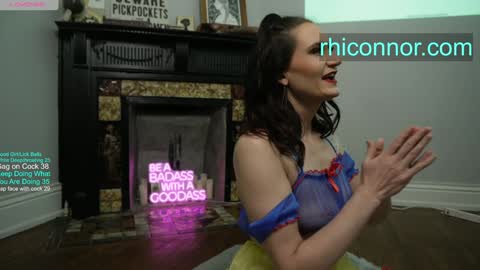 Snapshot of gagngush chatting on December 30, 4:19 pm Rhi Connor   online show from December 30, 4:19 pm