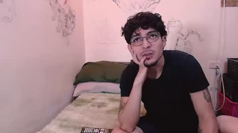 Snapshot of gaia_16 chatting on July 25, 7:44 pm Gaia y Clayde online show from July 25, 7:44 pm