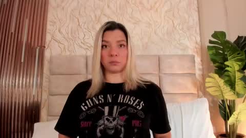 Snapshot of gaia_stonne chatting on June 8, 1:11 pm gaia_stonne online show from June 8, 1:11 pm