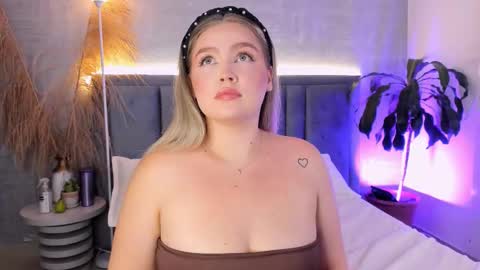 Gaia Baker  online show from March 25, 3:51 pm