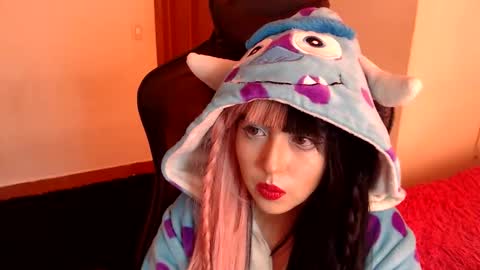 Kate 3 online show from June 6, 7:07 pm