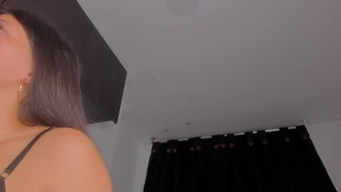 Snapshot of game_with_lesbians_ chatting on February 6, 1:16 am game with lesbians online show from February 6, 1:16 am