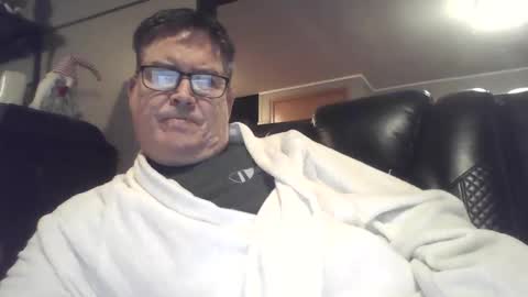 Snapshot of gameon1969 chatting on December 9, 4:23 am gameon1969 online show from December 9, 4:23 am