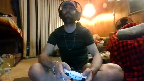 gamerfiend420 online show from November 19, 8:14 am