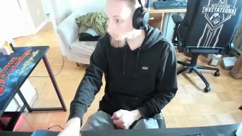 Snapshot of gamingpleasure chatting on January 14, 4:18 pm GamingPleasure online show from January 14, 4:18 pm