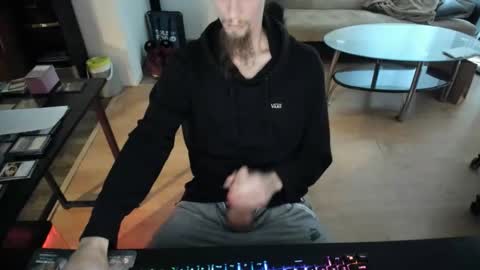 Snapshot of gamingpleasure chatting on November 4, 4:50 pm GamingPleasure online show from November 4, 4:50 pm