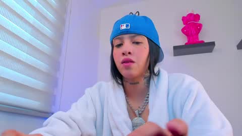 Snapshot of gangster_girl chatting on December 27, 9:43 pm GANG online show from December 27, 9:43 pm