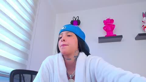 Snapshot of gangster_girl chatting on December 31, 7:29 pm GANG online show from December 31, 7:29 pm