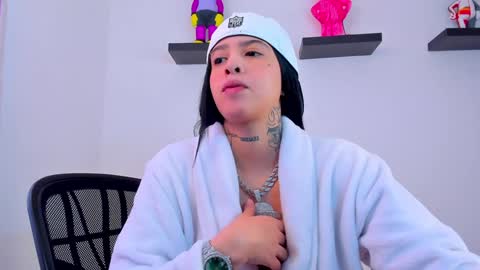 Snapshot of gangster_girl chatting on January 5, 3:02 pm GANG online show from January 5, 3:02 pm