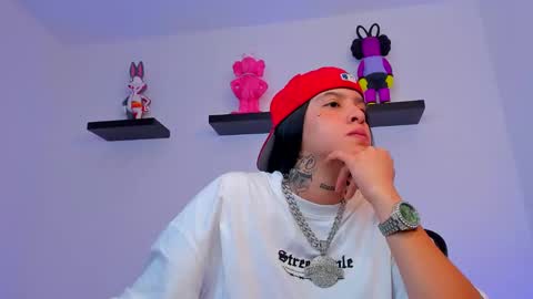 Snapshot of gangster_girl chatting on February 10, 12:30 am GANG online show from February 10, 12:30 am