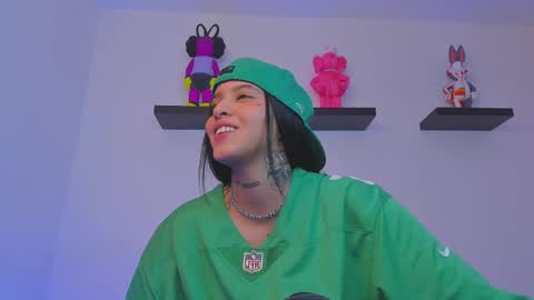 Snapshot of gangster_girl chatting on February 18, 2:27 am GANG online show from February 18, 2:27 am