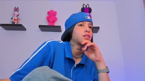 Snapshot of gangster_girl chatting on March 4, 11:11 pm GANG online show from March 4, 11:11 pm