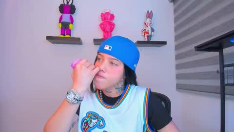 Snapshot of gangster_girl chatting on October 12, 3:27 am GANG online show from October 12, 3:27 am