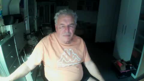 Snapshot of gargamil chatting on October 7, 2:25 pm gargamil online show from October 7, 2:25 pm