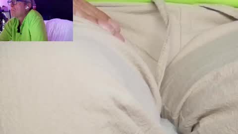 Snapshot of garnettrobert438 chatting on May 30, 7:00 pm garnettrobert438 online show from May 30, 7:00 pm