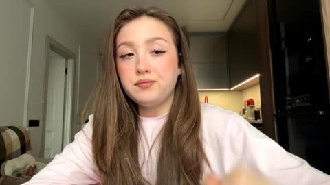 Snapshot of garnetvardaro chatting on April 8, 12:16 pm Mia or just Mi online show from April 8, 12:16 pm