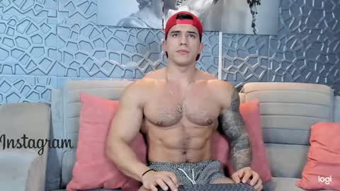 Snapshot of garret_alvin_ chatting on January 9, 12:46 am Garret online show from January 9, 12:46 am