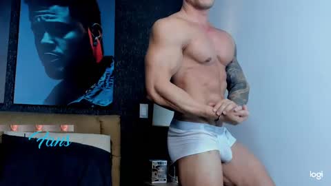 Snapshot of garret_alvin_ chatting on February 24, 1:24 am Garret online show from February 24, 1:24 am