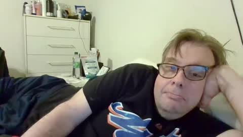 Snapshot of garyg930 chatting on December 18, 12:32 am Gary online show from December 18, 12:32 am