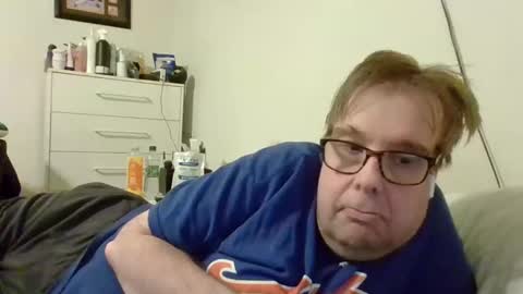 Snapshot of garyg930 chatting on December 31, 1:57 am Gary online show from December 31, 1:57 am