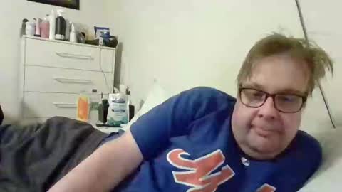 Snapshot of garyg930 chatting on December 31, 5:00 am Gary online show from December 31, 5:00 am