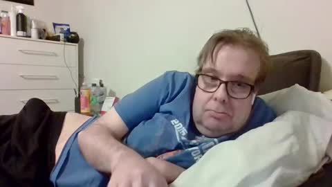 Snapshot of garyg930 chatting on January 8, 8:27 am Gary online show from January 8, 8:27 am