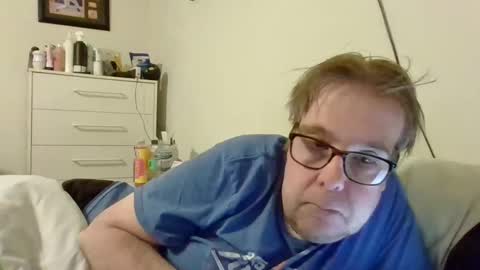 Snapshot of garyg930 chatting on January 8, 11:41 pm Gary online show from January 8, 11:41 pm