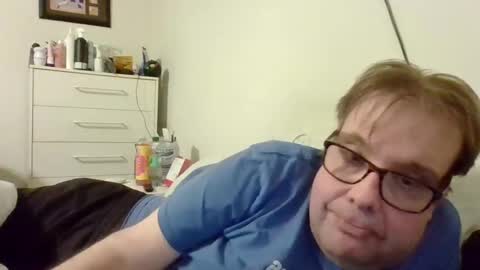 Snapshot of garyg930 chatting on January 9, 2:43 am Gary online show from January 9, 2:43 am