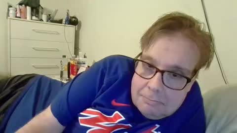 Snapshot of garyg930 chatting on March 1, 10:42 pm Gary online show from March 1, 10:42 pm