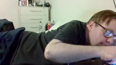 Snapshot of garyg930 chatting on March 7, 3:51 am Gary online show from March 7, 3:51 am