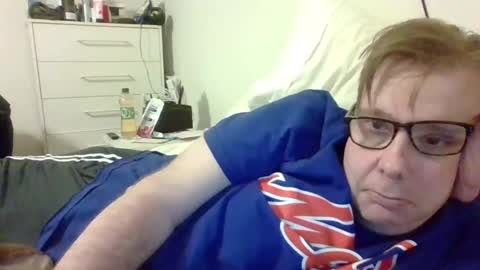 Snapshot of garyg930 chatting on September 9, 2:55 am Gary online show from September 9, 2:55 am